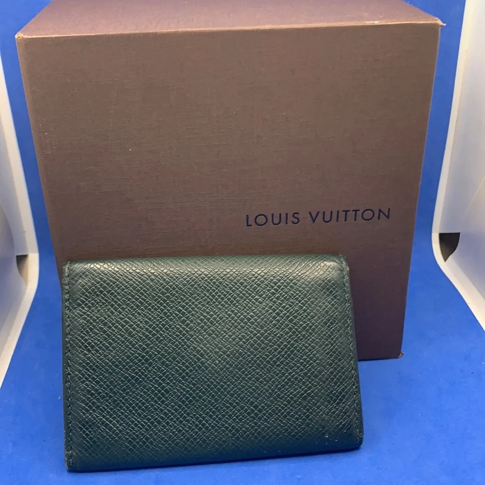 Louis Vuitton Epi leather green keychain 6 key holder with snap clo…